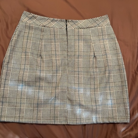 Vestique Plaid Mini Skirt - Picture 2 of 4